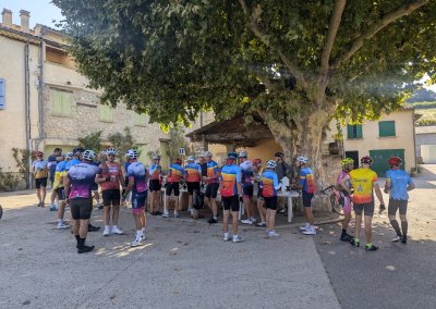 Randonnée des Voconces - St. Sauveur Gouvernet. Ravito groupe 80 km et groupe 100 km (Patrick M. et Thierry)
