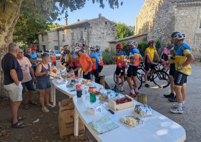 Randonnée des Voconces - St. Sauveur Gouvernet. Ravito groupe 80 km et groupe 100 km