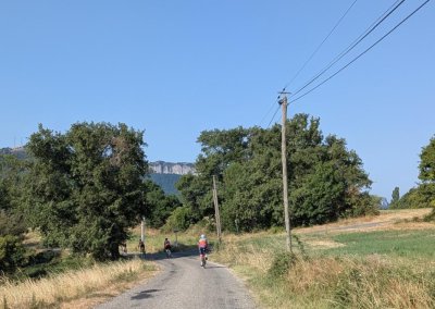 Raid les falaises d'Eyzahut - la montée vers Eyzahut